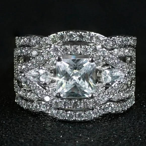 *NEW 18K White Gold Princess Cut Diamond 3PC Ring - Picture 3 of 15